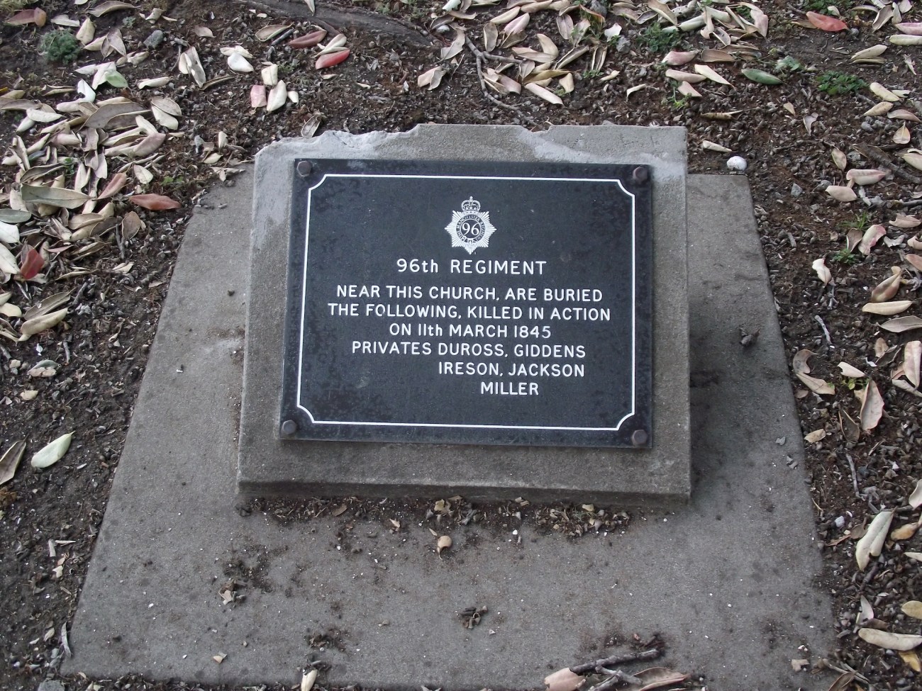 Grave of five soldiers from the 96th Regiment who were killed during the battle © Lemuel Lyes 2013