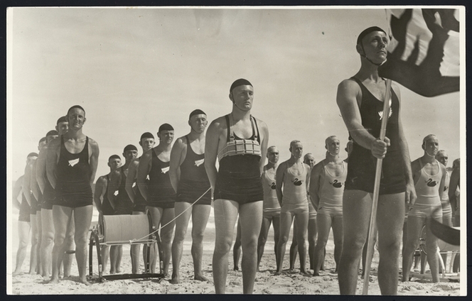 Hood, Samuel J, 1872-1953. Surf lifesaving teams at a surf carnvial, Bondi Beach, Sydney, Australia. New Zealand Free Lance : Photographic prints and negatives. Ref: PAColl-9531-14. Alexander Turnbull Library, Wellington, New Zealand. http://natlib.govt.nz/records/22753018