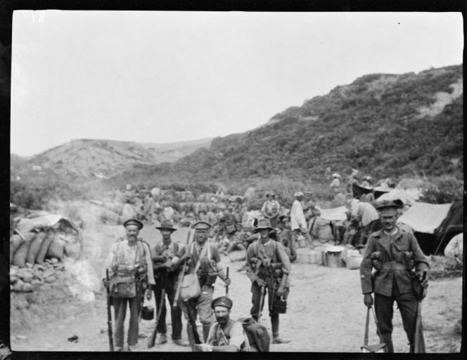 Soldiers from the Wellington Mounted Rifles at Gallipoli. Read, J C :Images of the Gallipoli campaign. Ref: 1/4-058177-F. Alexander Turnbull Library, Wellington, New Zealand. http://natlib.govt.nz/records/22335070