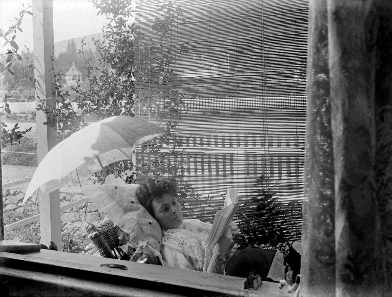 GPC01BB08WomanRelaxingPM copy